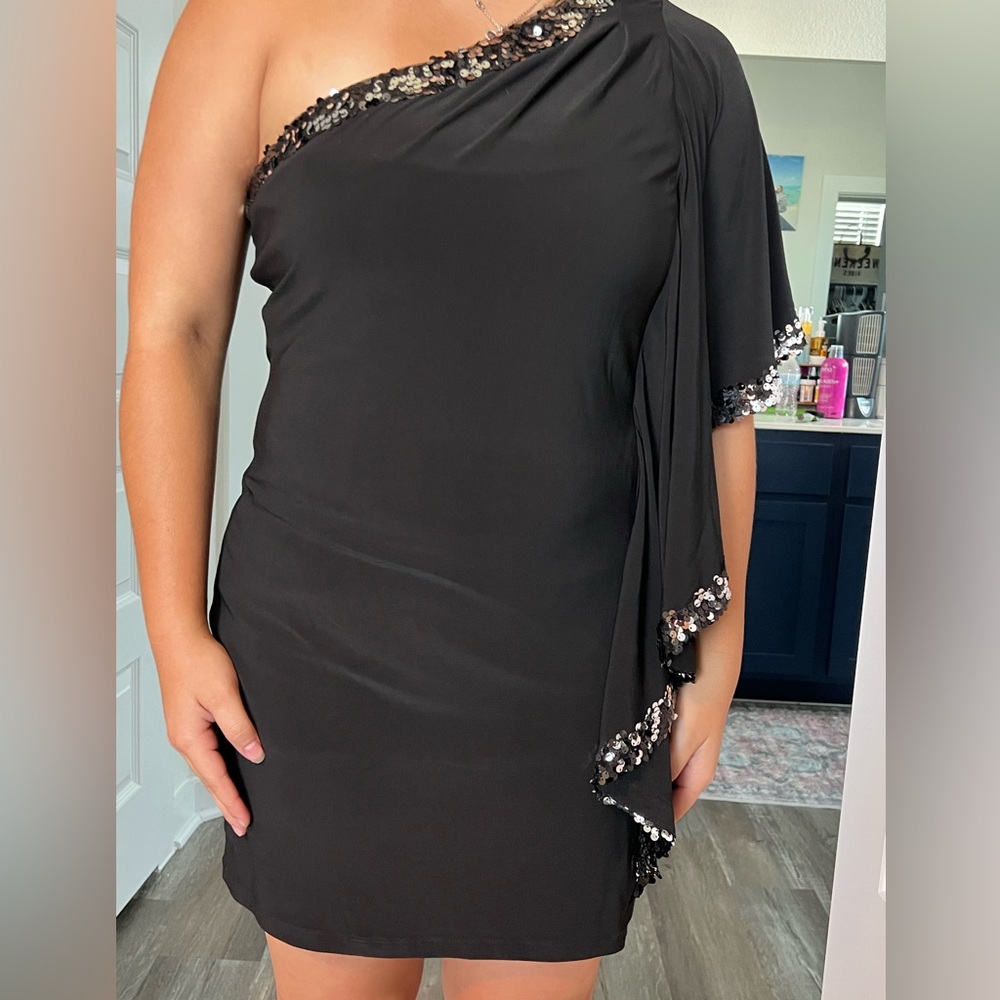 Beautiful, one shoulder formal dress